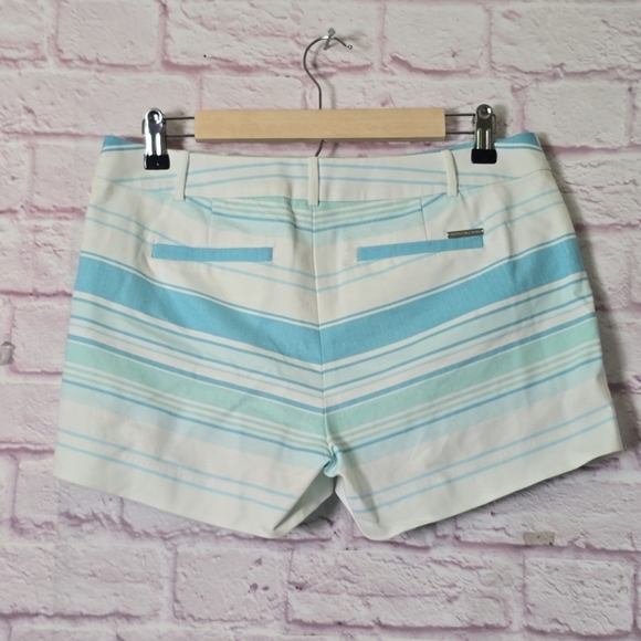 Micheal Kors Flat Front striped Shorts 3" Shorts Size 6 - Picture 4 of 8